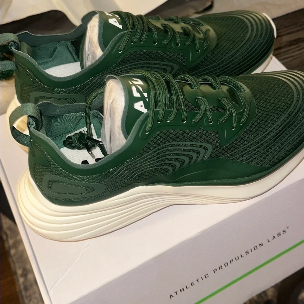 APL Men’s Streamline Great Green White Athletic Training Sneakers - New in Box